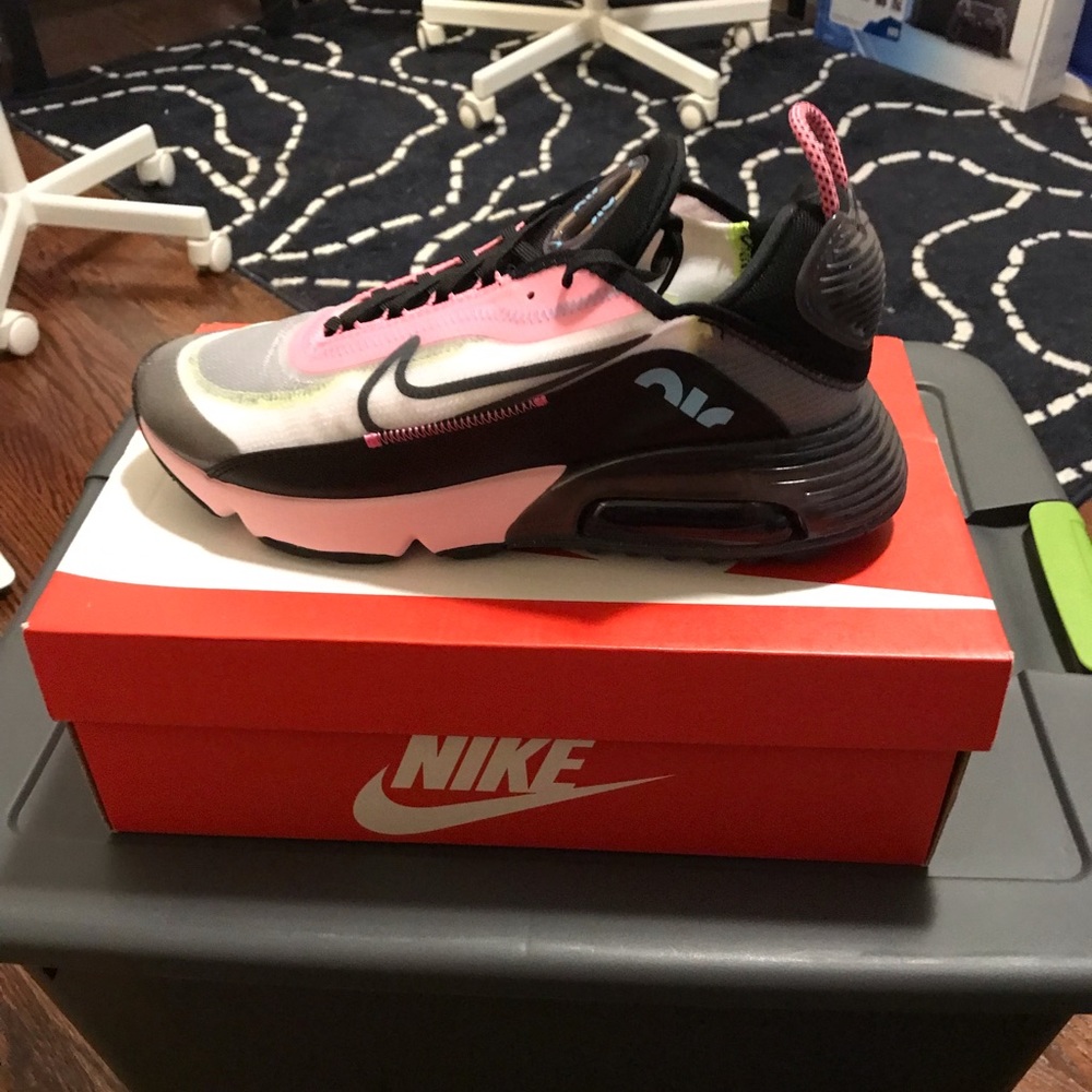 Nike Air Max 2090 NWT